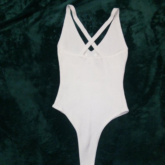 NWOT 3 Asos Tops -  Bodysuit, Camisole, & Croplette Sz 6 - Picture 9 of 16